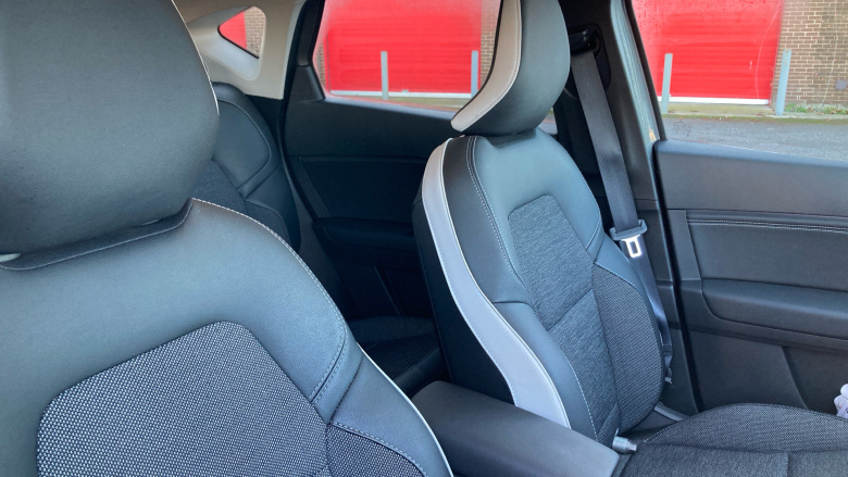 Renault Captur 1.0 TCE 90 Techno 5dr Petrol Hatchback